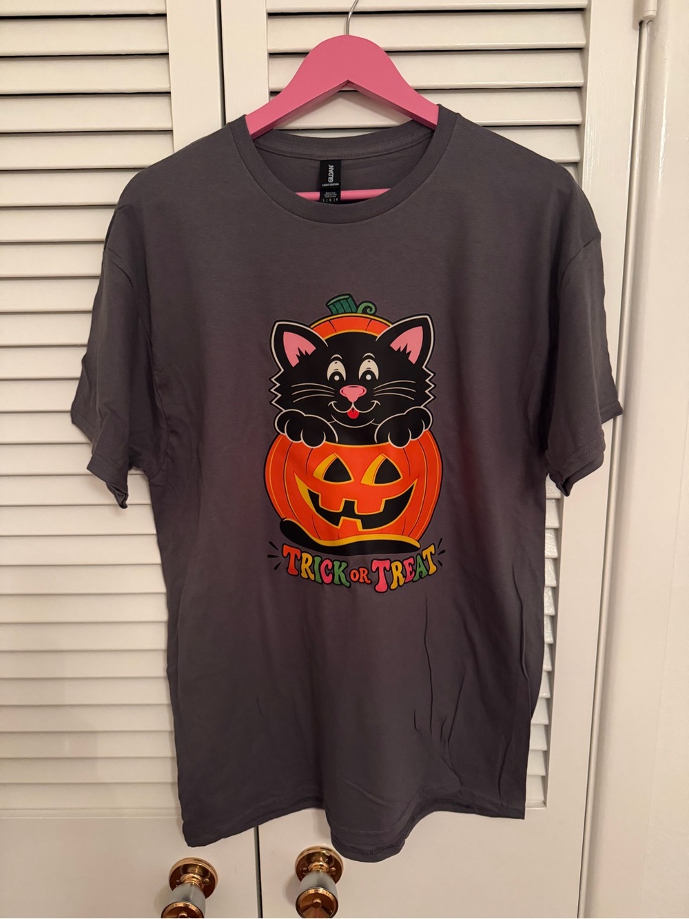 Gildan Gray Halloween Cat & Pumpkin Graphic Tee